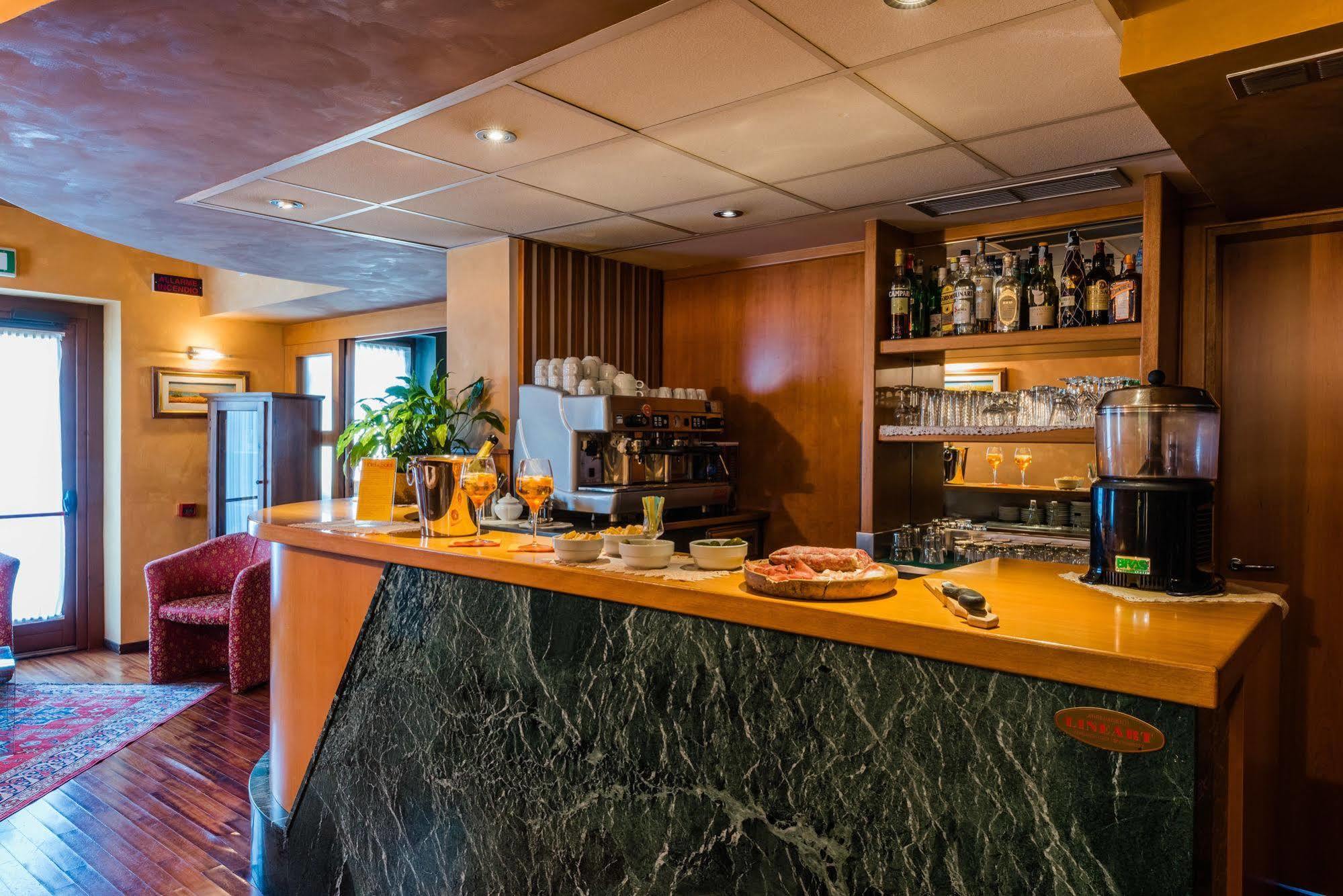 Hotel Au Soleil Saint-Vincent Eksteriør bilde